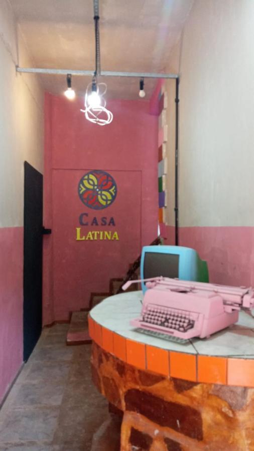 Hostel Casa Latina Ленсойс Экстерьер фото